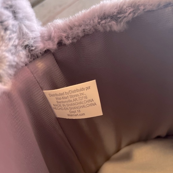 🌼 Fuzzy Bunny Rabbit Basket - Picture 2 of 2